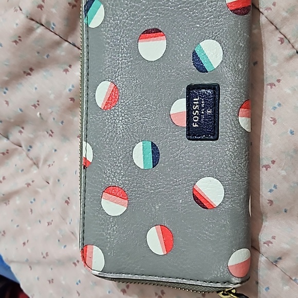 Fossil zippered wallet b67 - Picture 1 of 5